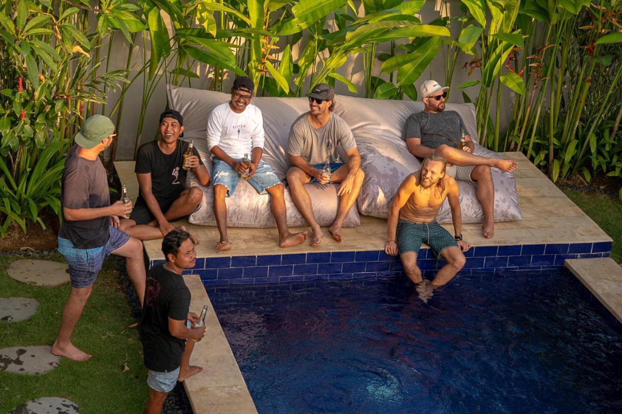 Surf & Party - Hostel Somewhere Else Canggu  Bagian luar foto