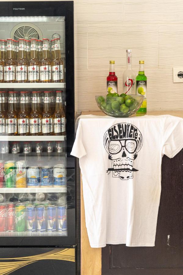 Surf & Party - Hostel Somewhere Else Canggu  Bagian luar foto