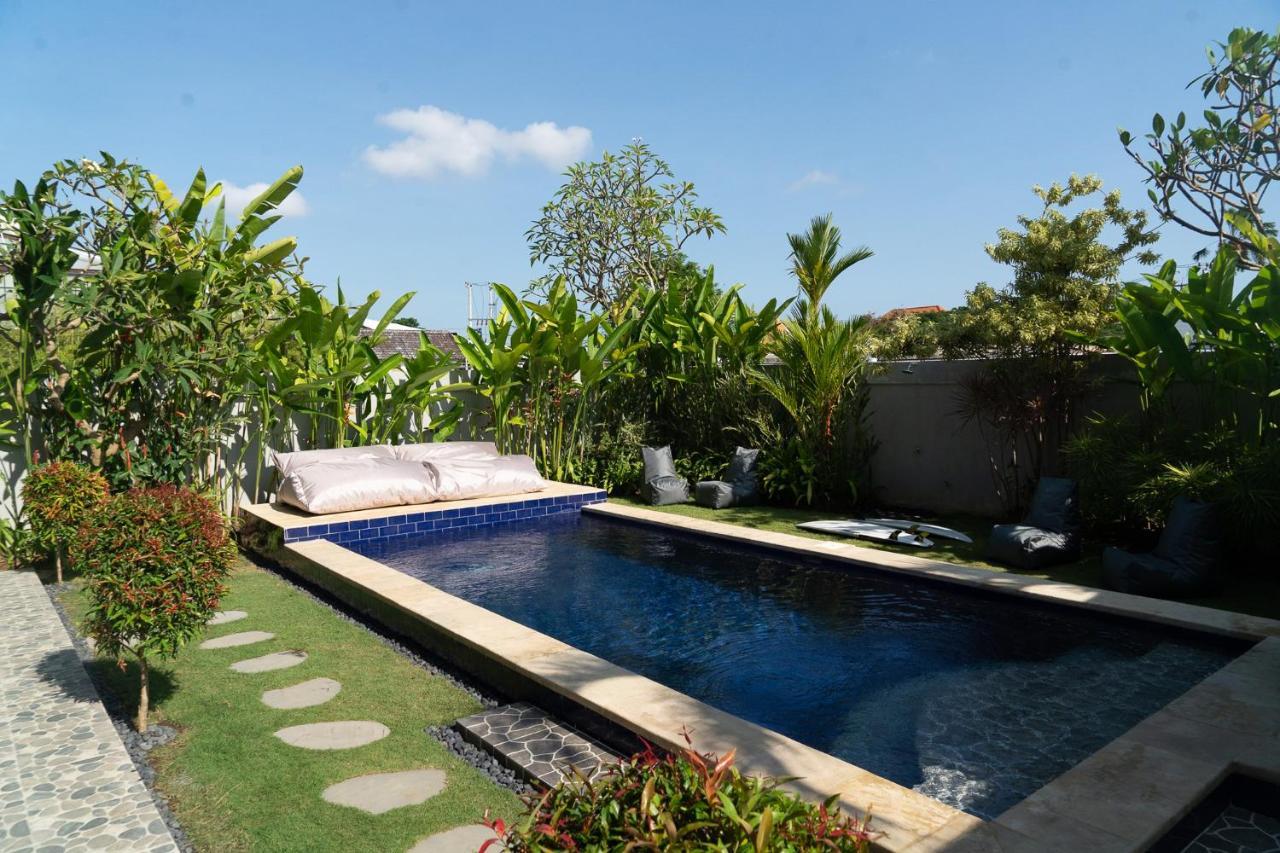 Surf & Party - Hostel Somewhere Else Canggu  Bagian luar foto