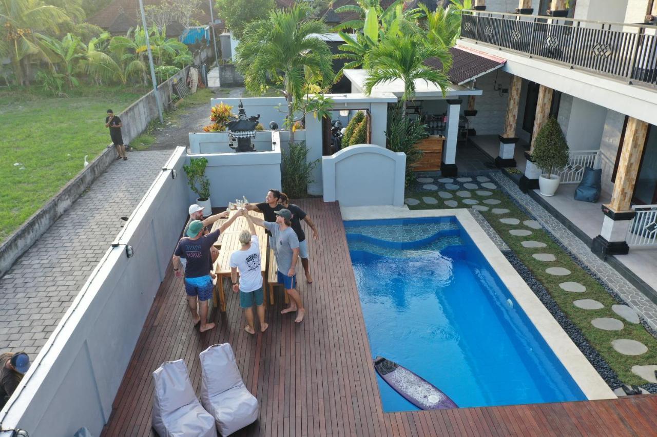 Surf & Party - Hostel Somewhere Else Canggu  Bagian luar foto