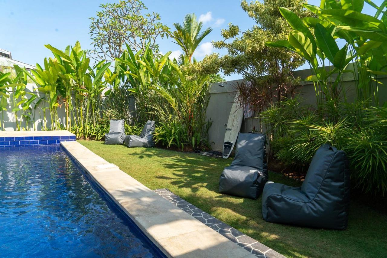 Surf & Party - Hostel Somewhere Else Canggu  Bagian luar foto