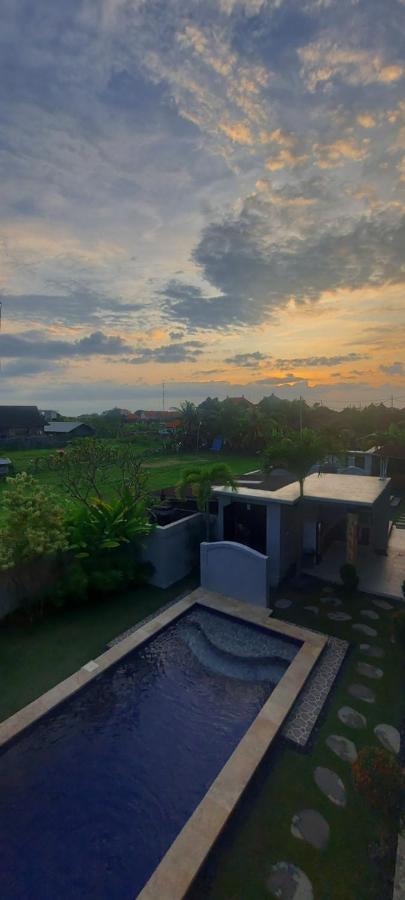 Surf & Party - Hostel Somewhere Else Canggu  Bagian luar foto