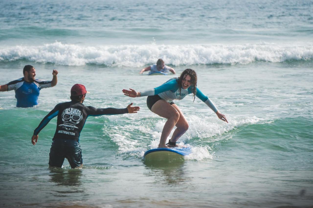 Surf & Party - Hostel Somewhere Else Canggu  Bagian luar foto
