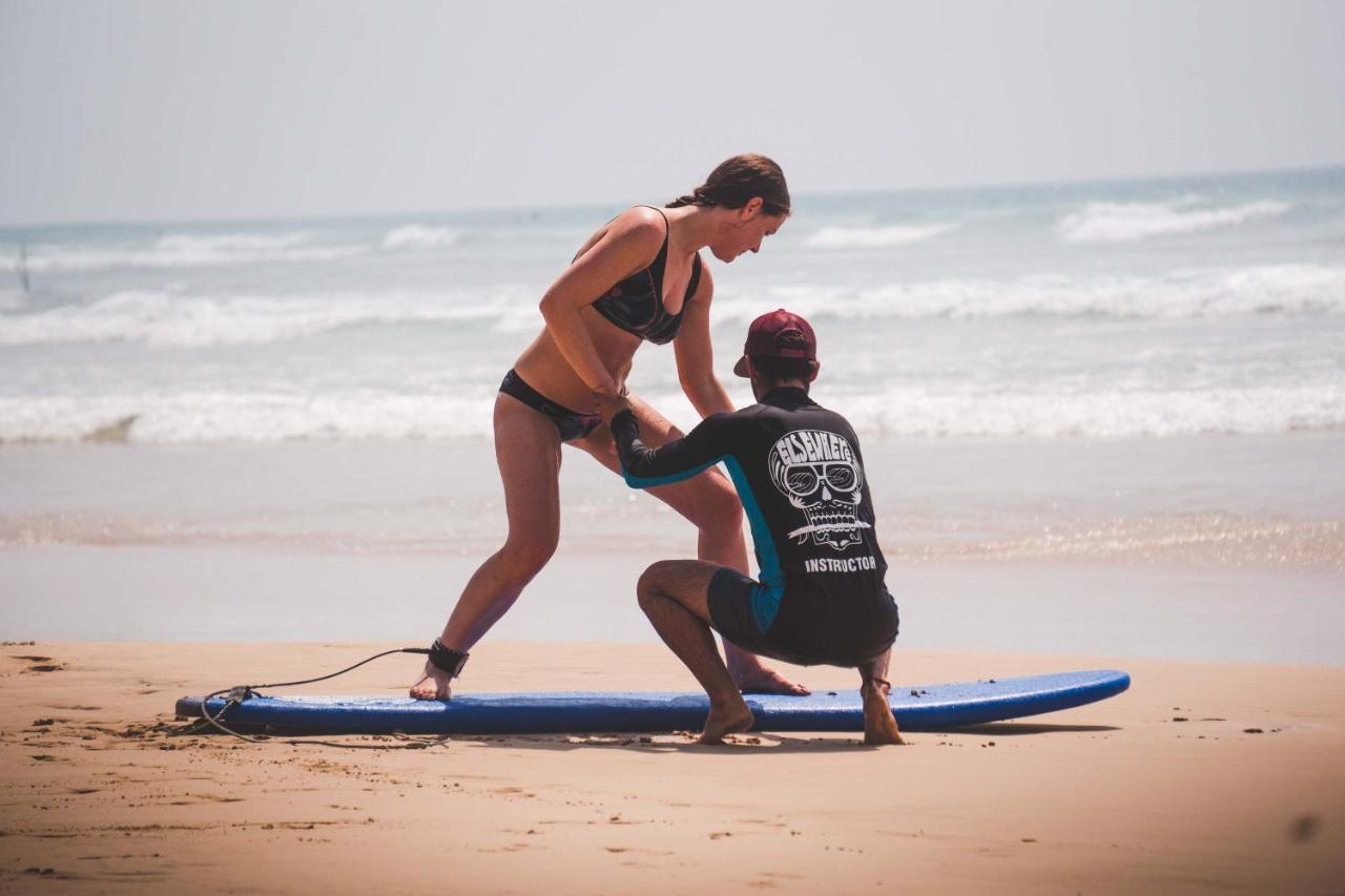 Surf & Party - Hostel Somewhere Else Canggu  Bagian luar foto