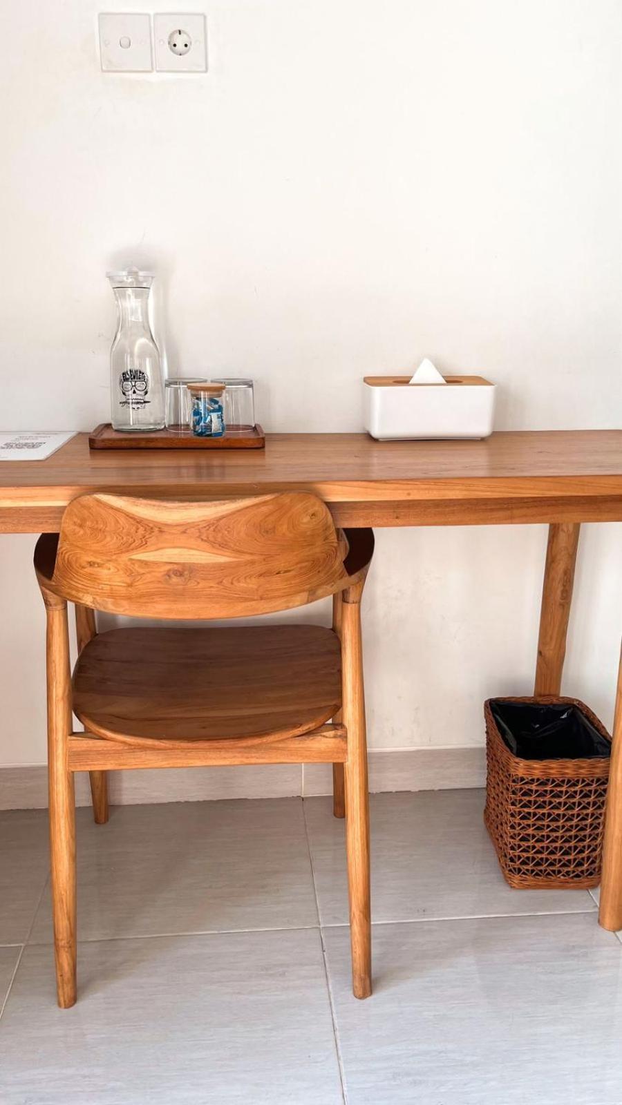 Surf & Party - Hostel Somewhere Else Canggu  Bagian luar foto